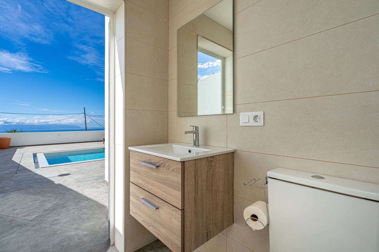 Chalet de 3 habitaciones en Guía de Isora en venta con piscina garaje - 998.000 € (Ref: 9004886)