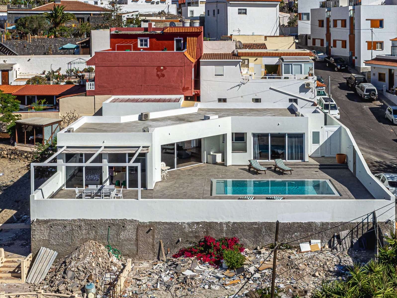 Chalet de 3 habitaciones en Guía de Isora en venta con piscina garaje - 998.000 € (Ref: 9004886)