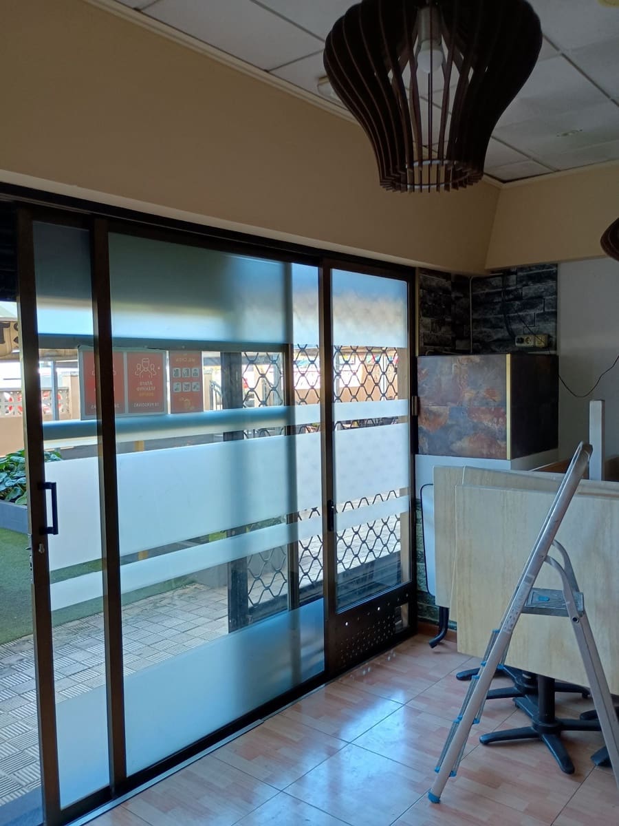 Kommersiell til salgs i Los Cristianos - € 399 000 (Ref: 9010471)