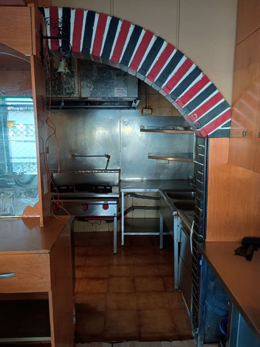 Kommersiell til salgs i Los Cristianos - € 399 000 (Ref: 9010471)