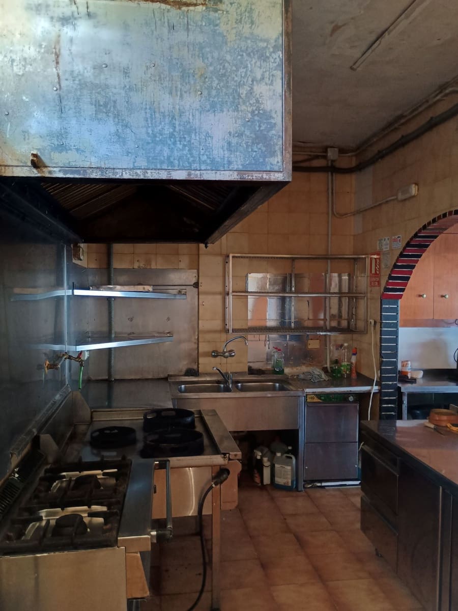 Kommersiell til salgs i Los Cristianos - € 399 000 (Ref: 9010471)