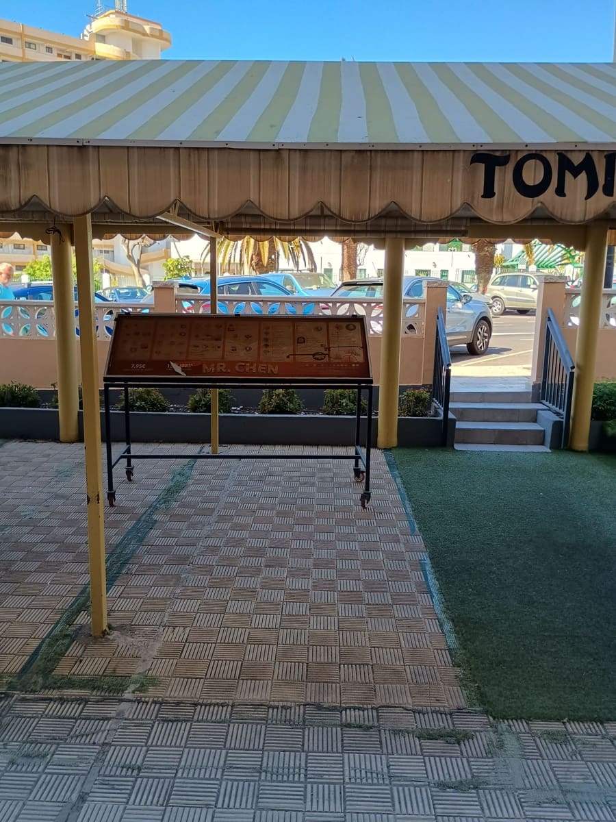 Kommersiell til salgs i Los Cristianos - € 399 000 (Ref: 9010471)