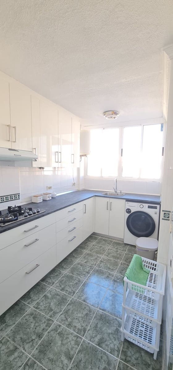 3 soveværelse Lejlighed til leje i Los Cristianos med swimmingpool - € 1.700 (Ref: 9064954)