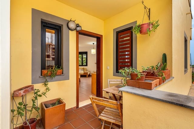 2 sypialnia Dom na sprzedaż w Casco Urbano, Adeje z garażem - 355 000 € (Ref: 9159267)