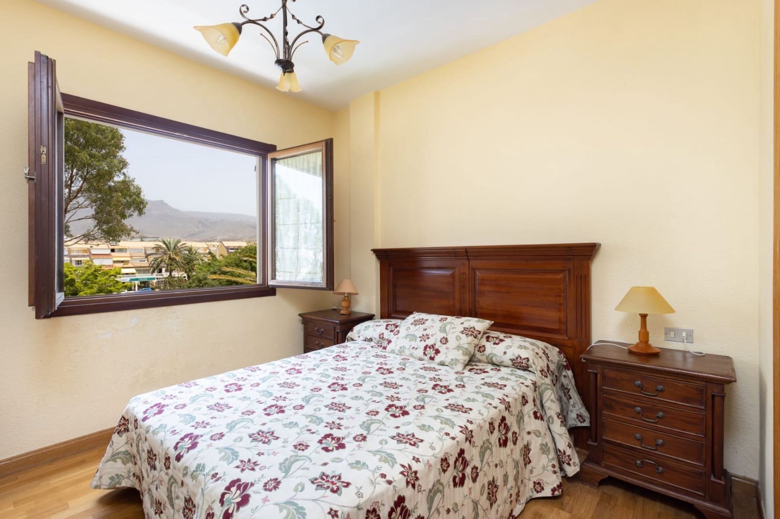 3 soveværelse Penthouse til salg i Los Cristianos med swimmingpool garage - € 670.000 (Ref: 9190848)