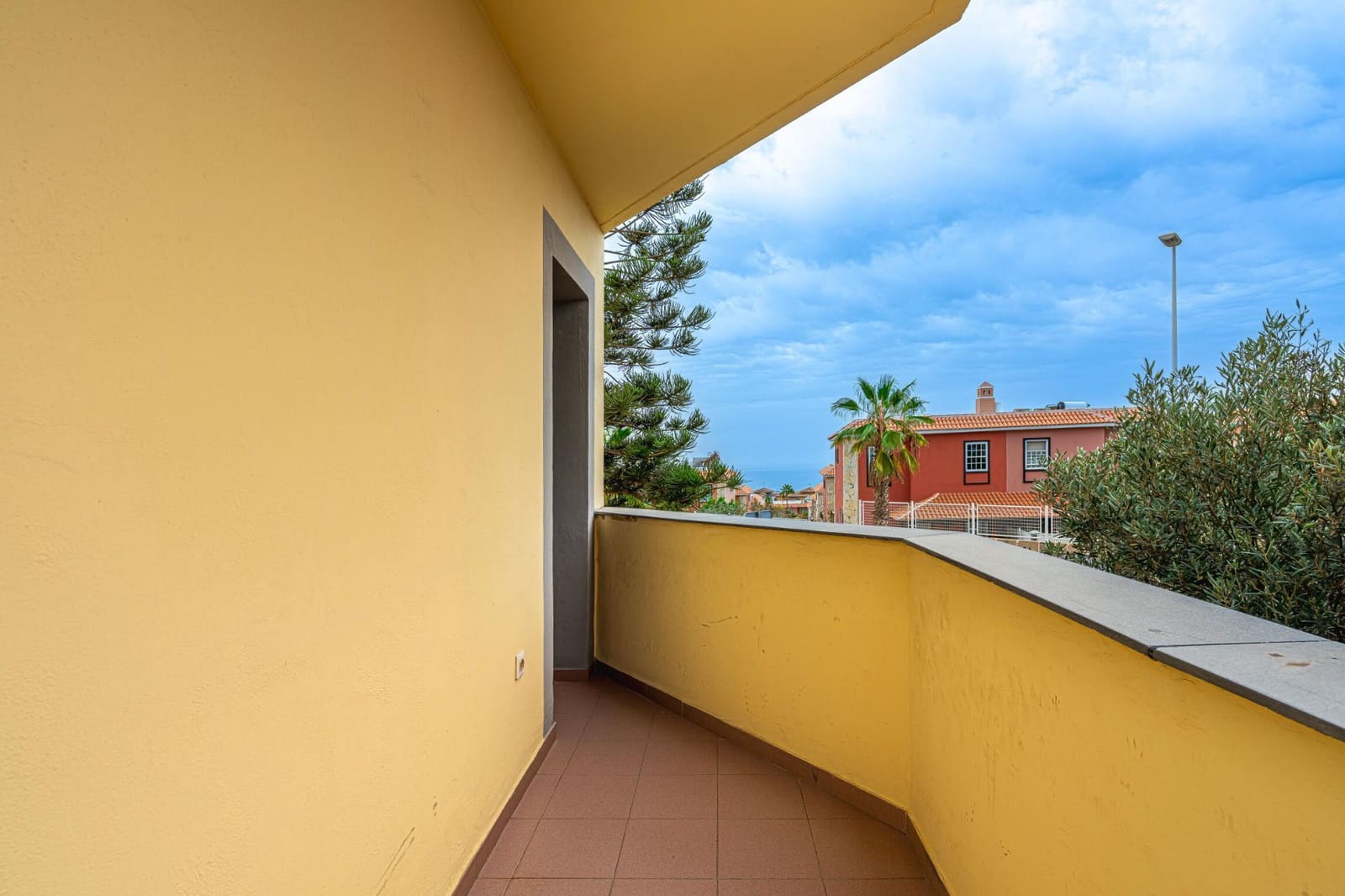 2 slaapkamer Halfvrijstaande villa te koop in Adeje met garage - € 355.000 (Ref: 9232286)