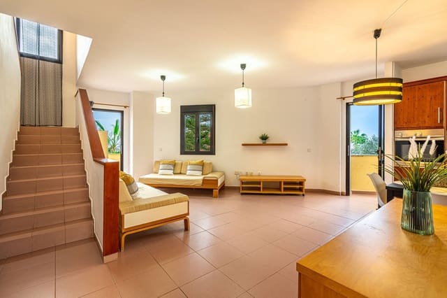 2 bedroom Semi-detached Villa for sale in Casco Urbano, Adeje with garage - € 355,000 (Ref: 9232286)