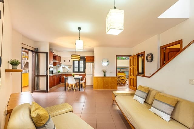 2 bedroom Semi-detached Villa for sale in Casco Urbano, Adeje with garage - € 355,000 (Ref: 9232286)