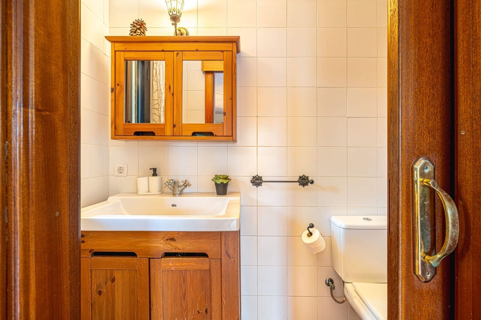 2 slaapkamer Halfvrijstaande villa te koop in Adeje met garage - € 355.000 (Ref: 9232286)