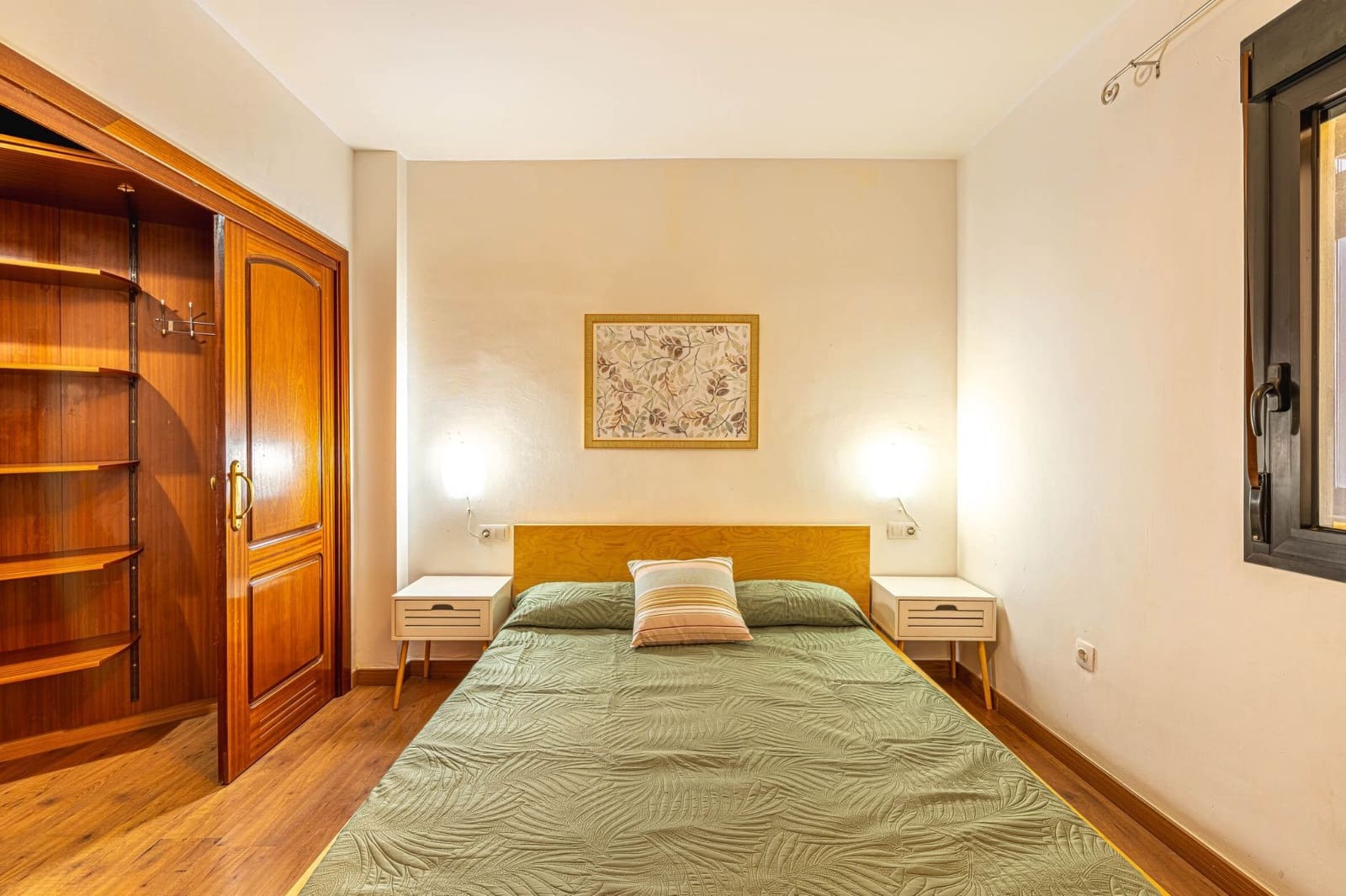 2 slaapkamer Halfvrijstaande villa te koop in Adeje met garage - € 355.000 (Ref: 9232286)