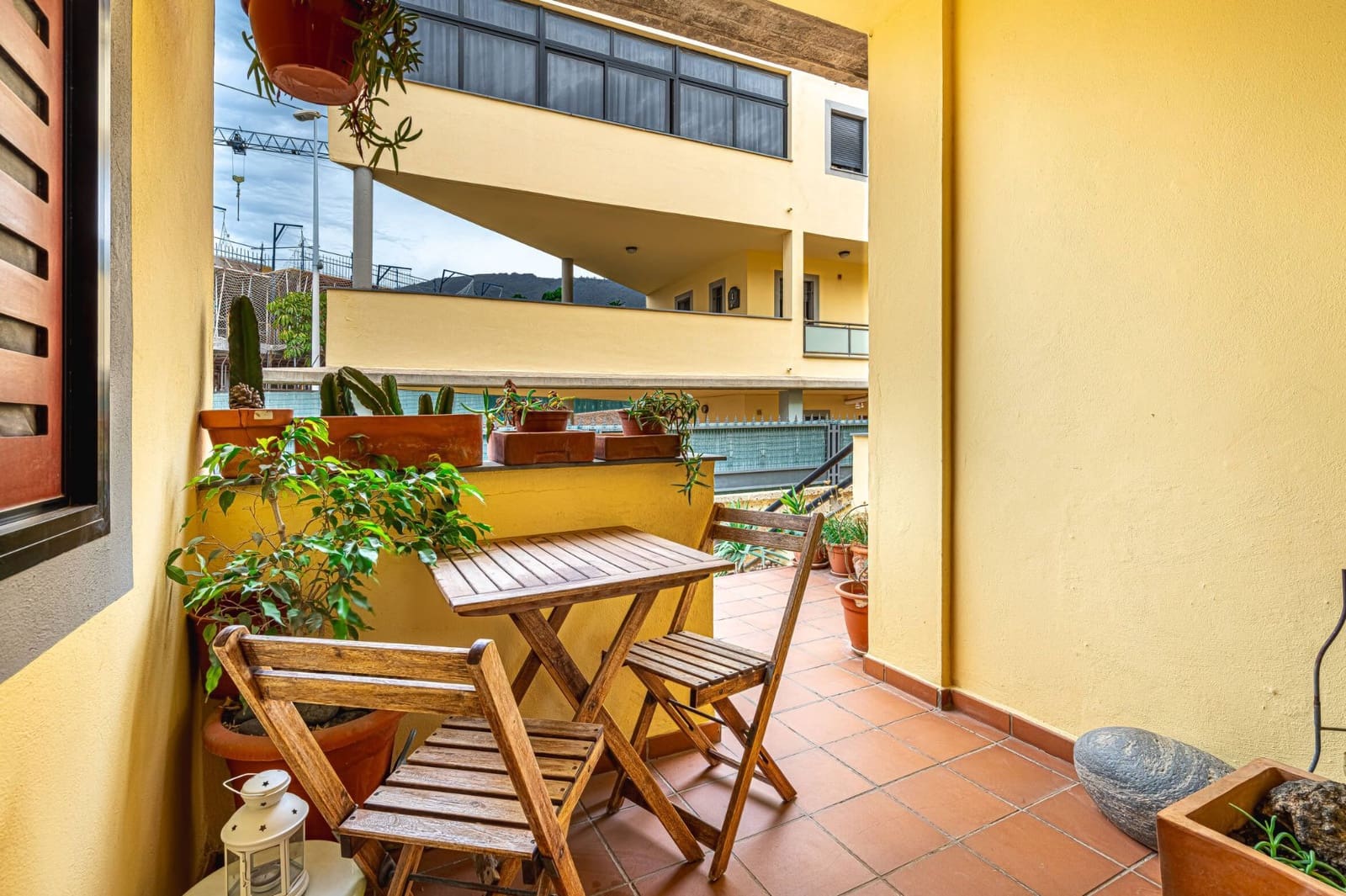 2 slaapkamer Halfvrijstaande villa te koop in Adeje met garage - € 355.000 (Ref: 9232286)