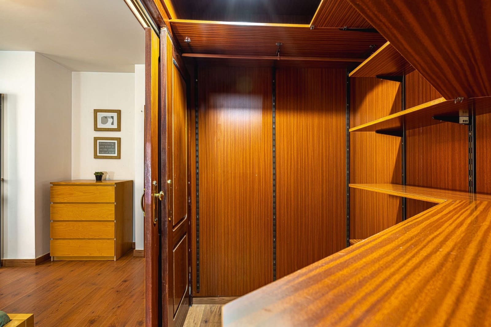 2 slaapkamer Halfvrijstaande villa te koop in Adeje met garage - € 355.000 (Ref: 9232286)