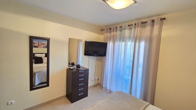 1 makuuhuone Asunto vuokrattavana paikassa Palm-Mar, Arona mukana uima-altaan 
autotalli - 1 200 € (Ref: 9296667)