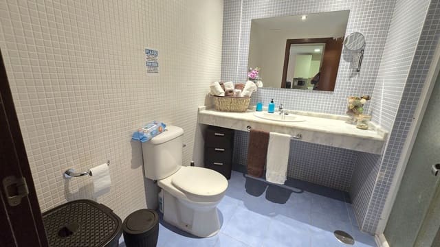 1 makuuhuone Asunto vuokrattavana paikassa Palm-Mar, Arona mukana uima-altaan 
autotalli - 1 200 € (Ref: 9296667)