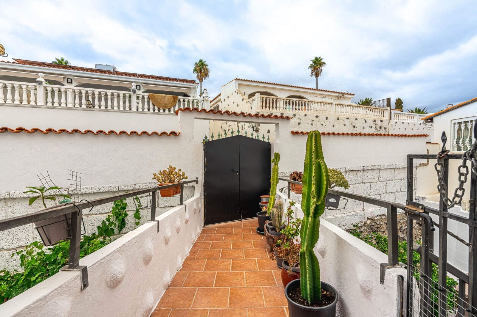 4 bedroom Villa for sale in Chayofa with pool - € 700,000 (Ref: 9303068)