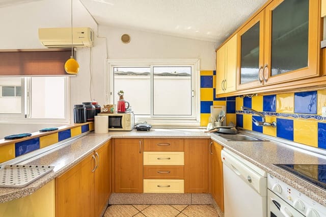 4 soveværelse Villa til salg i Chayofa, Arona med swimmingpool - € 700.000 (Ref: 9303068)