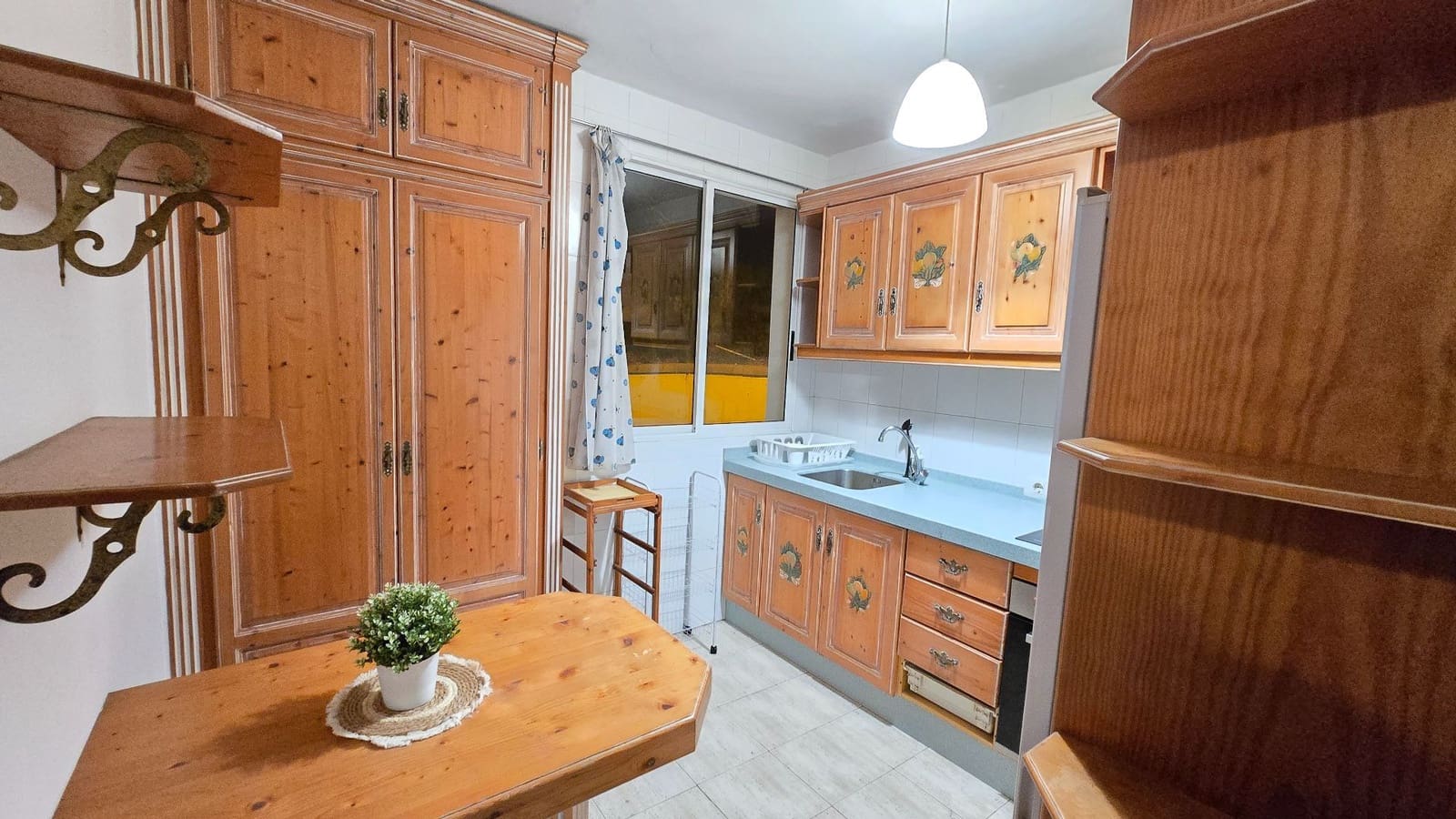 1 makuuhuone Asunto vuokrattavana paikassa Adeje mukana uima-altaan 
autotalli - 1 300 € (Ref: 9340698)