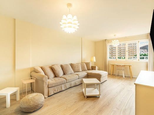 2 soveværelse Lejlighed til leje i Los Cristianos - € 1.980 (Ref: 9433065)