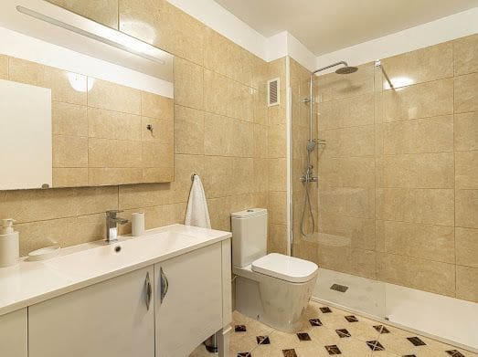 2 soveværelse Lejlighed til leje i Los Cristianos - € 1.980 (Ref: 9433065)