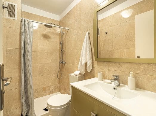 2 soveværelse Lejlighed til leje i Los Cristianos - € 1.980 (Ref: 9433065)