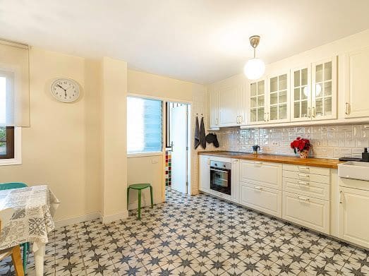 2 soveværelse Lejlighed til leje i Los Cristianos, Arona - € 1.980 (Ref: 9433065)