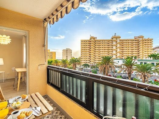 2 soveværelse Lejlighed til leje i Los Cristianos - € 1.980 (Ref: 9433065)