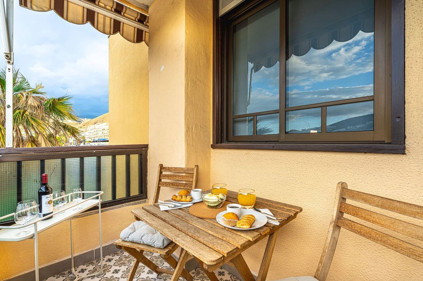 2 soveværelse Lejlighed til leje i Los Cristianos - € 1.980 (Ref: 9433065)