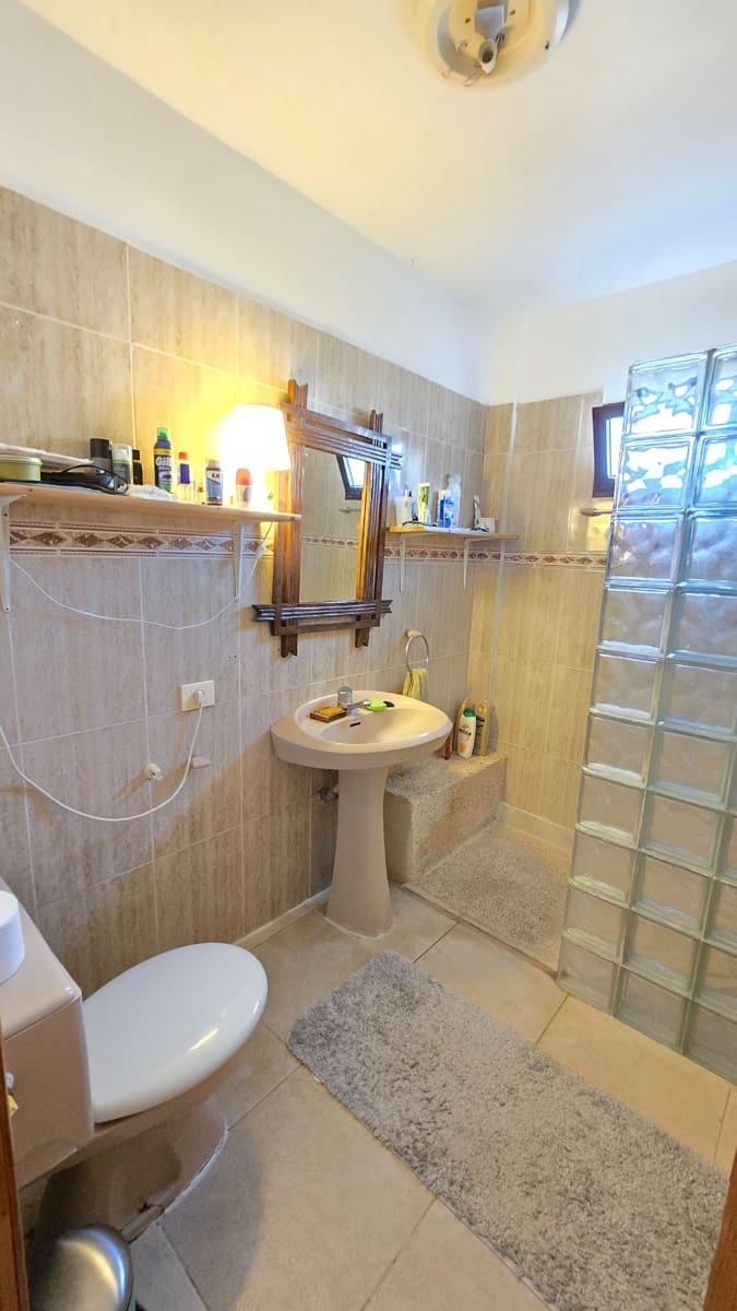 4 sovrum Villa till salu i Guia de Isora med garage - 449 000 € (Ref: 9570635)