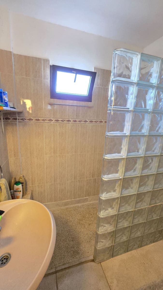 4 sovrum Villa till salu i Guia de Isora med garage - 449 000 € (Ref: 9570635)