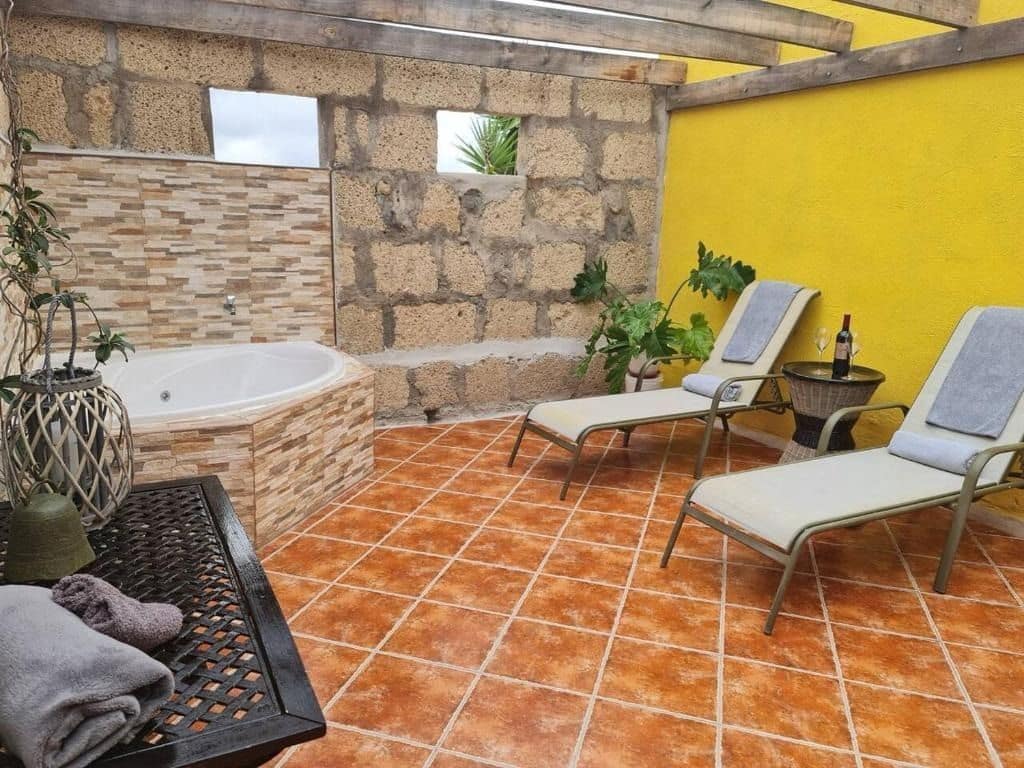 4 sovrum Villa till salu i Guia de Isora med garage - 449 000 € (Ref: 9570635)