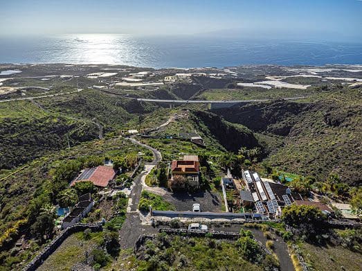 4 soveværelse Villa til salg i Guia de Isora med garage - € 398.000 (Ref: 9570635)