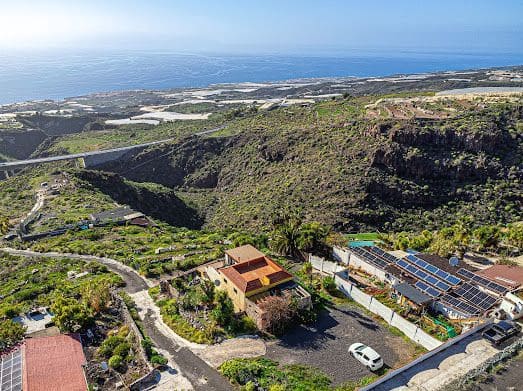 4 soveværelse Villa til salg i Guia de Isora med garage - € 398.000 (Ref: 9570635)