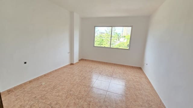 2 makuuhuone Asunto myytävänä paikassa Los Cristianos, Arona mukana uima-altaan 
autotalli - 380 000 € (Ref: 9598686)