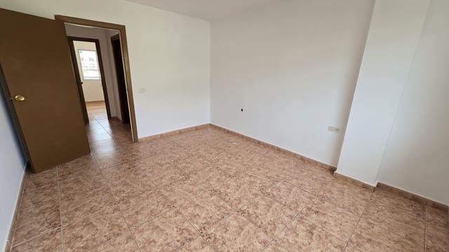 2 makuuhuone Asunto myytävänä paikassa Los Cristianos, Arona mukana uima-altaan 
autotalli - 380 000 € (Ref: 9598686)