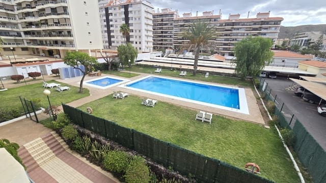 2 makuuhuone Asunto myytävänä paikassa Los Cristianos, Arona mukana uima-altaan 
autotalli - 380 000 € (Ref: 9598686)