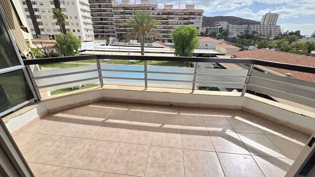 2 makuuhuone Asunto myytävänä paikassa Los Cristianos, Arona mukana uima-altaan 
autotalli - 380 000 € (Ref: 9598686)