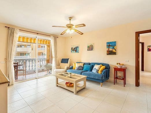 2 makuuhuone Asunto vuokrattavana paikassa Los Cristianos mukana uima-altaan - 1 660 € (Ref: 9625340)