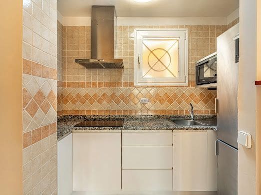 2 makuuhuone Asunto vuokrattavana paikassa Los Cristianos mukana uima-altaan - 1 660 € (Ref: 9625340)