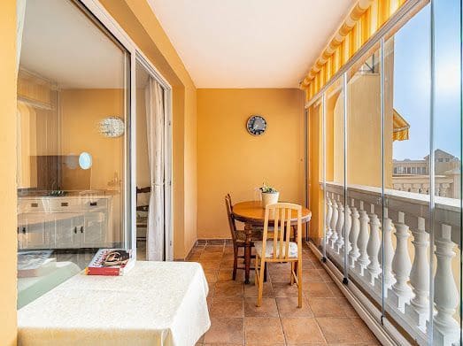 2 makuuhuone Asunto vuokrattavana paikassa Los Cristianos mukana uima-altaan - 1 660 € (Ref: 9625340)