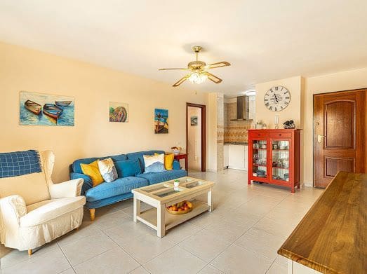 2 makuuhuone Asunto vuokrattavana paikassa Los Cristianos, Arona mukana uima-altaan - 1 660 € (Ref: 9625340)