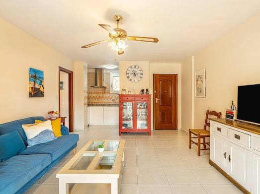 2 makuuhuone Asunto vuokrattavana paikassa Los Cristianos, Arona mukana uima-altaan - 1 660 € (Ref: 9625340)