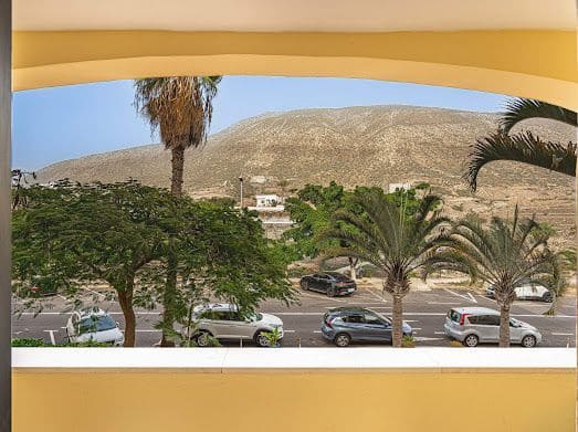 2 makuuhuone Asunto vuokrattavana paikassa Los Cristianos mukana uima-altaan - 1 660 € (Ref: 9625340)