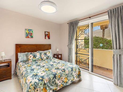 2 makuuhuone Asunto vuokrattavana paikassa Los Cristianos, Arona mukana uima-altaan - 1 660 € (Ref: 9625340)