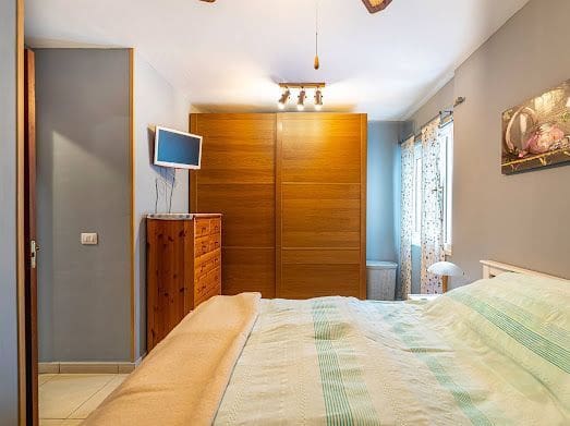 Piso de 2 habitaciones en Buzanada en alquiler con garaje - 1.100 € (Ref: 9636457)