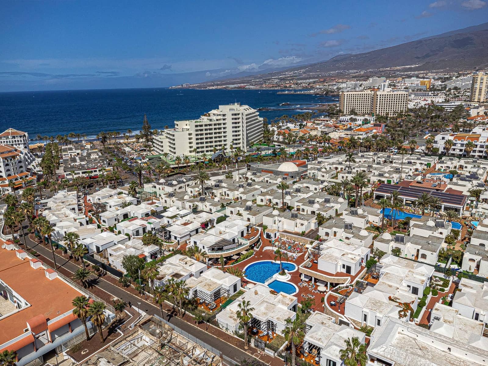 2 soveværelse Bungalow til salg i Arona med swimmingpool - € 580.000 (Ref: 9683391)