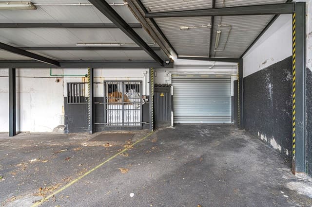 Local Commercial à louer à San Eugenio Bajo, Adeje - 4 500 € (Ref: 9686017)