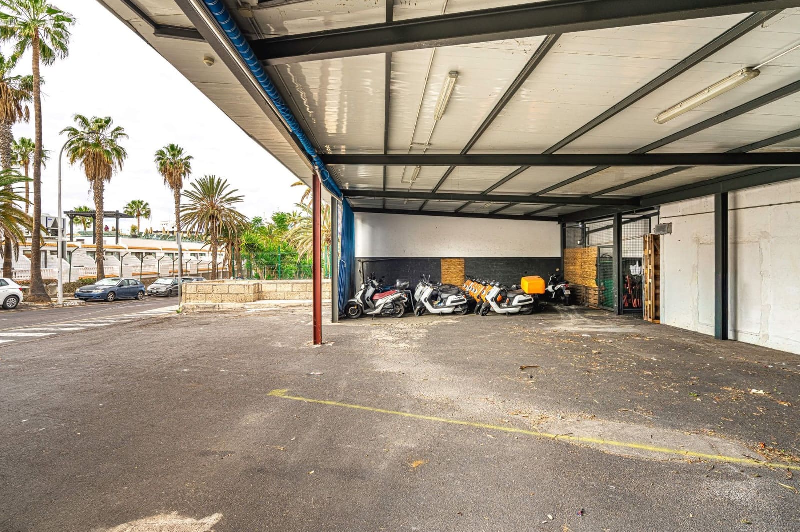 Kommersiell til leie i Costa Adeje - € 4 500 (Ref: 9686017)