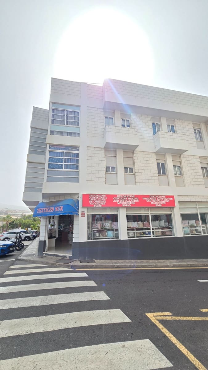 Commercieel te koop in Playa San Juan - € 1.200.000 (Ref: 9690034)
