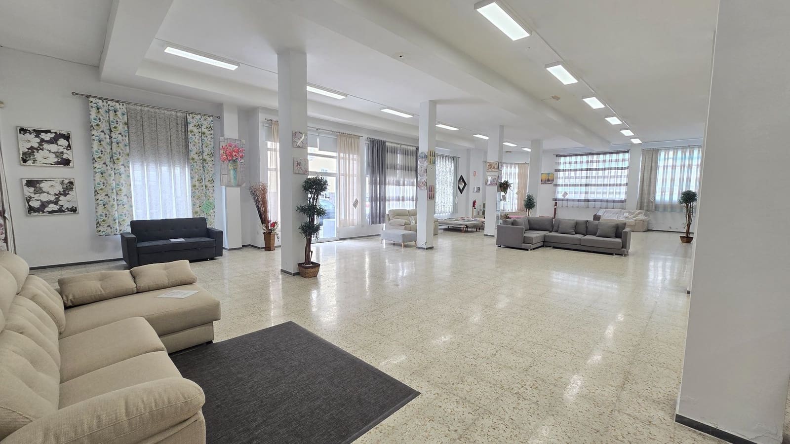 Commercieel te koop in Playa San Juan - € 1.200.000 (Ref: 9690034)