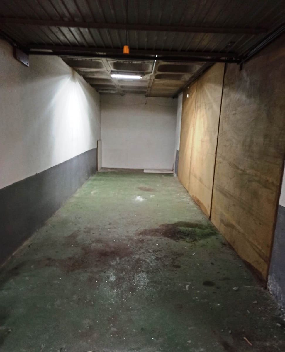 Garage for rent in Los Cristianos - € 180 (Ref: 9694717)